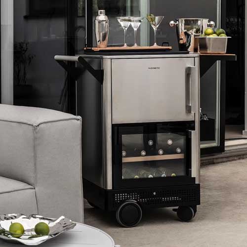outdoor-mobile-bar-cart-2591273